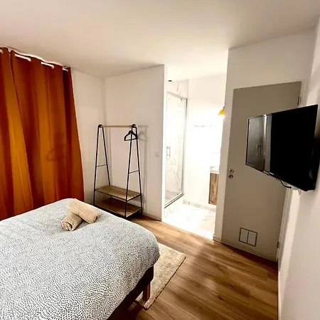 Apartment Le Lego, 3 Chambres, 8 Personnes Et Parking, Centre Grenoble